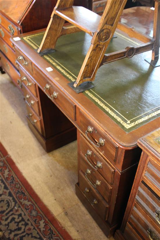 Victorian walnut pedestal desk